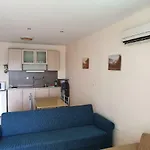 Black Sea Meadows Apartment *
